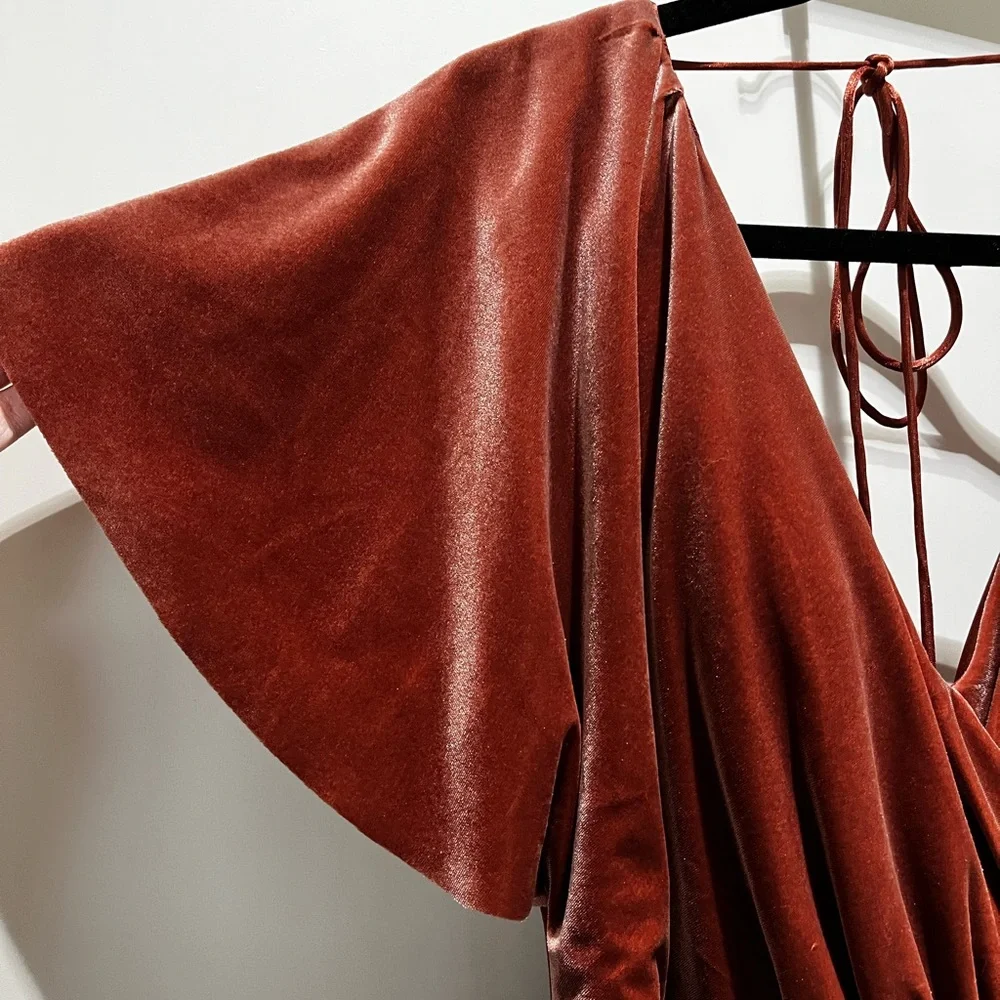 Jenny Yoo Ellis Flutter-Sleeve Open-Back Stretch Velvet Gown~ size 14 - Picture 5 of 12